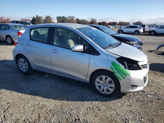 Photo 3 VIN: JTDKTUD32DD551380 - TOYOTA YARIS 