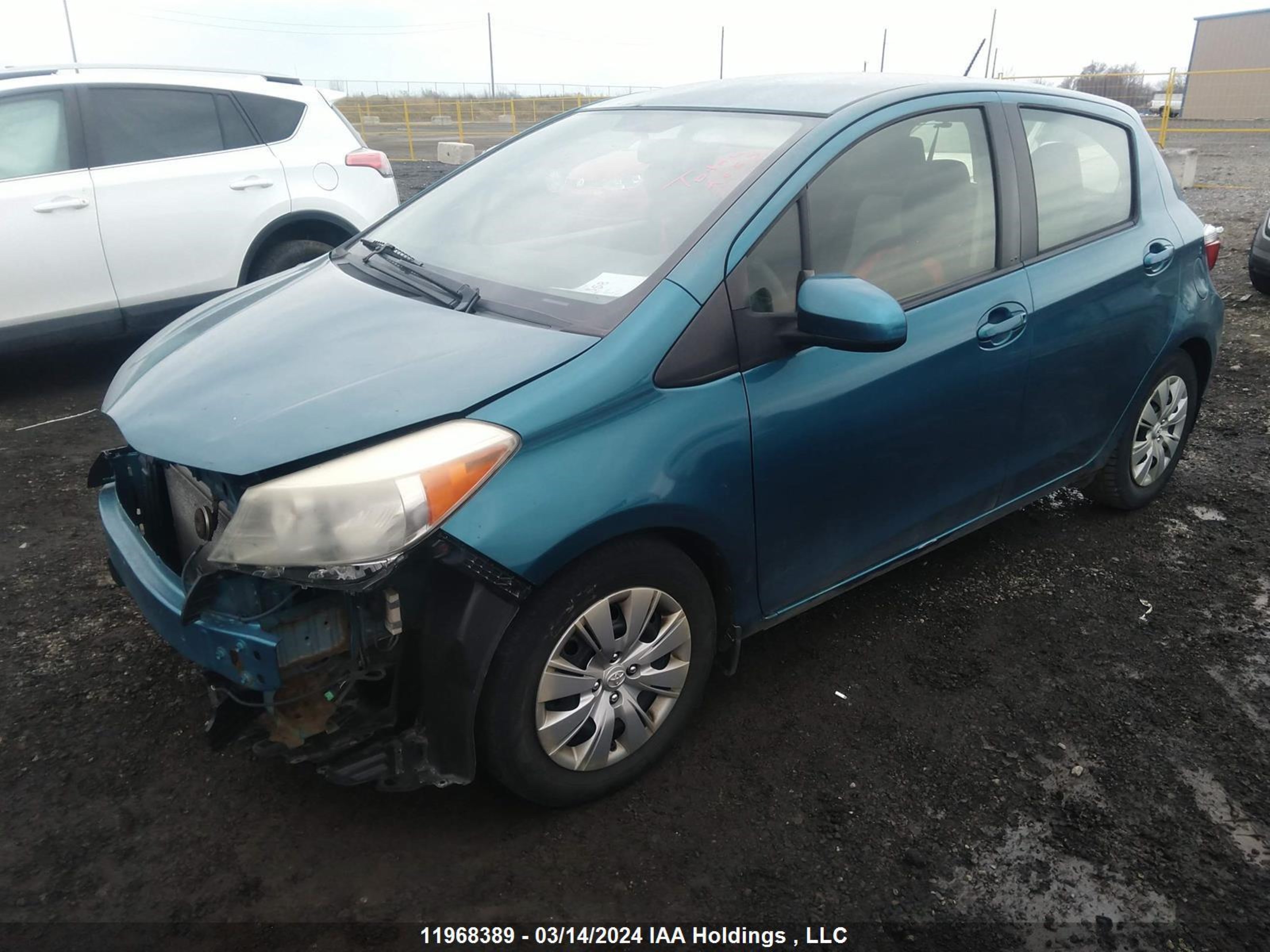 Photo 1 VIN: JTDKTUD32DD552576 - TOYOTA YARIS 