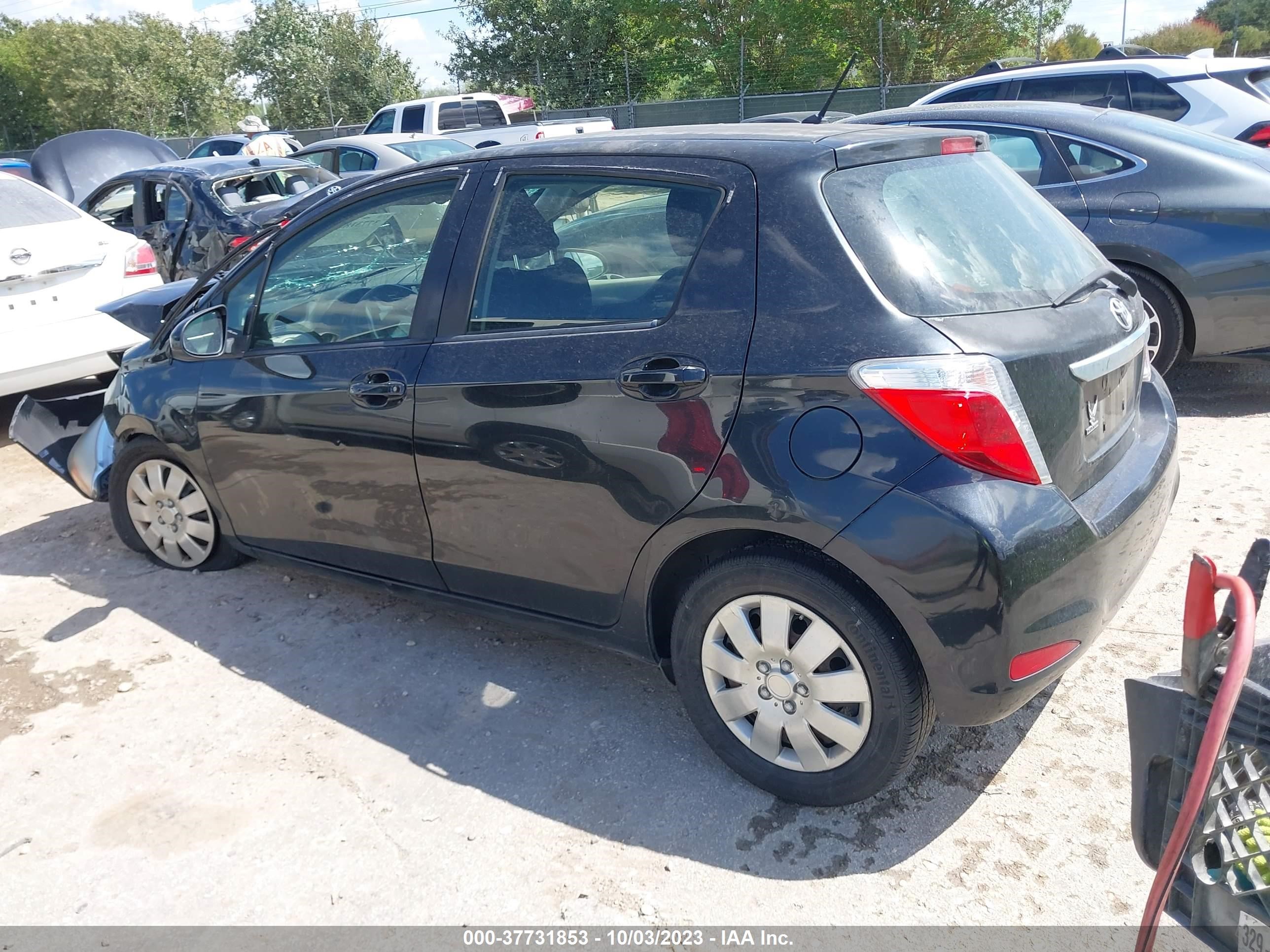 Photo 2 VIN: JTDKTUD32DD555297 - TOYOTA YARIS 