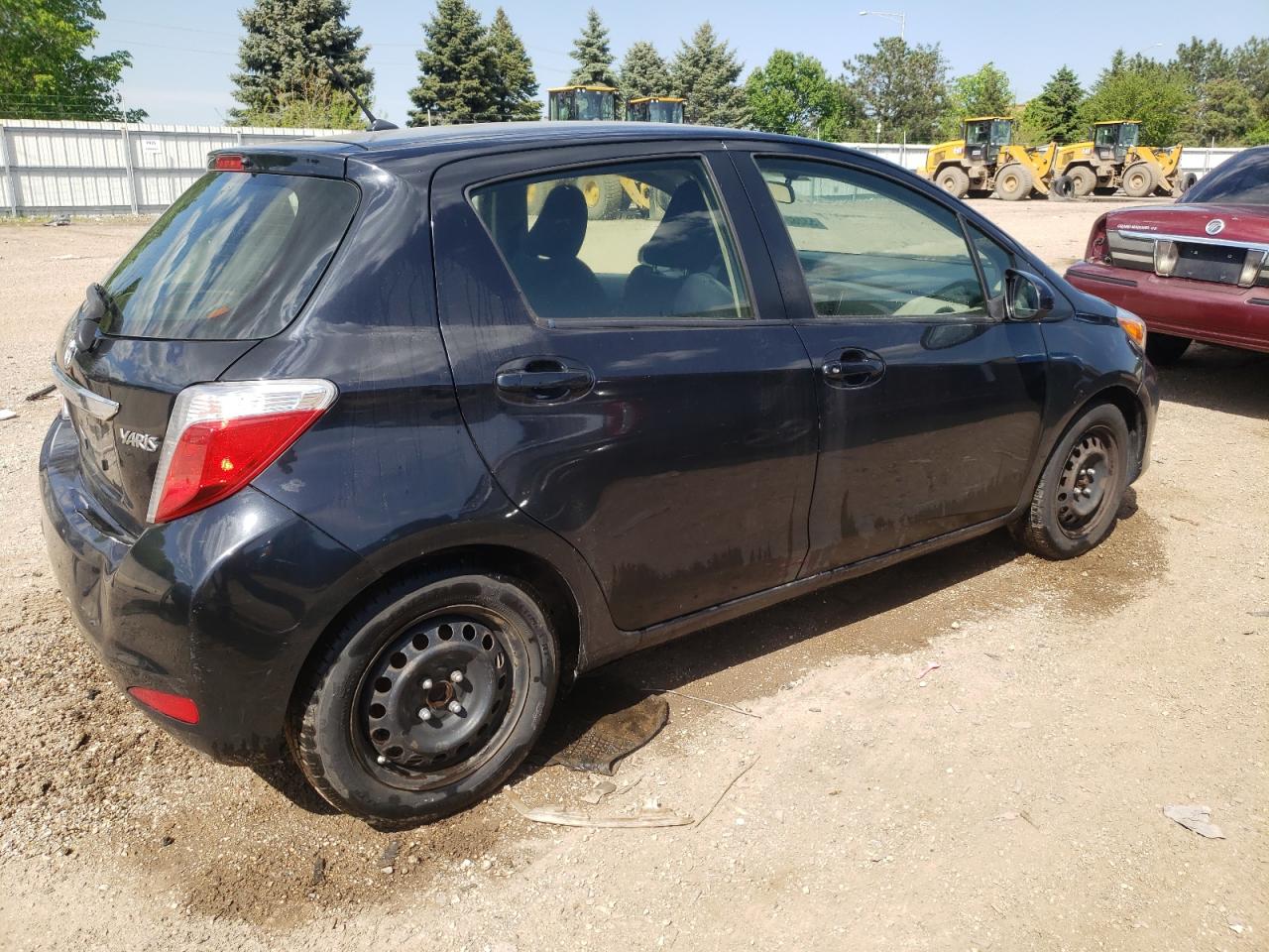 Photo 2 VIN: JTDKTUD33CD528897 - TOYOTA YARIS 