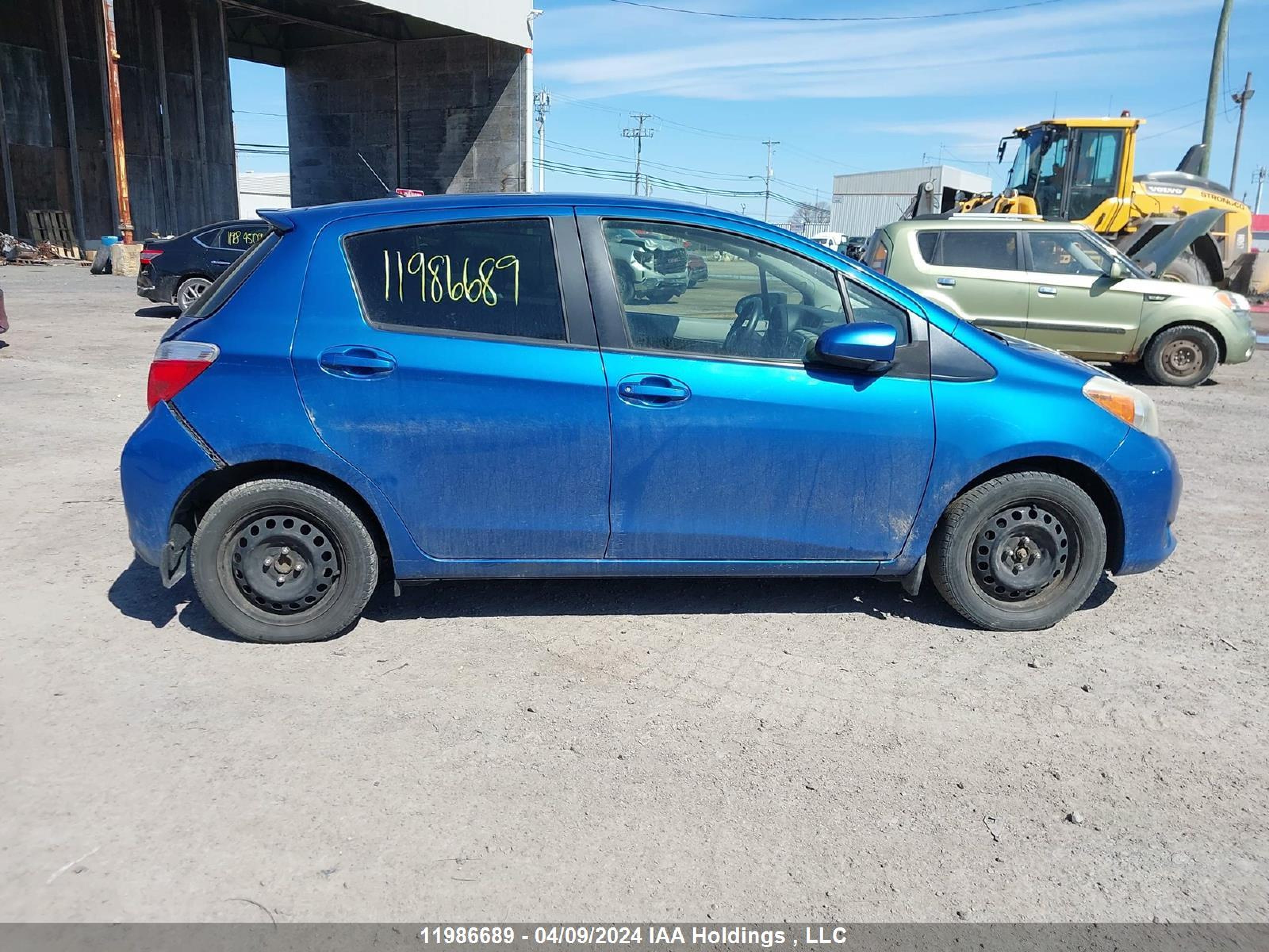 Photo 12 VIN: JTDKTUD35CD518209 - TOYOTA YARIS 