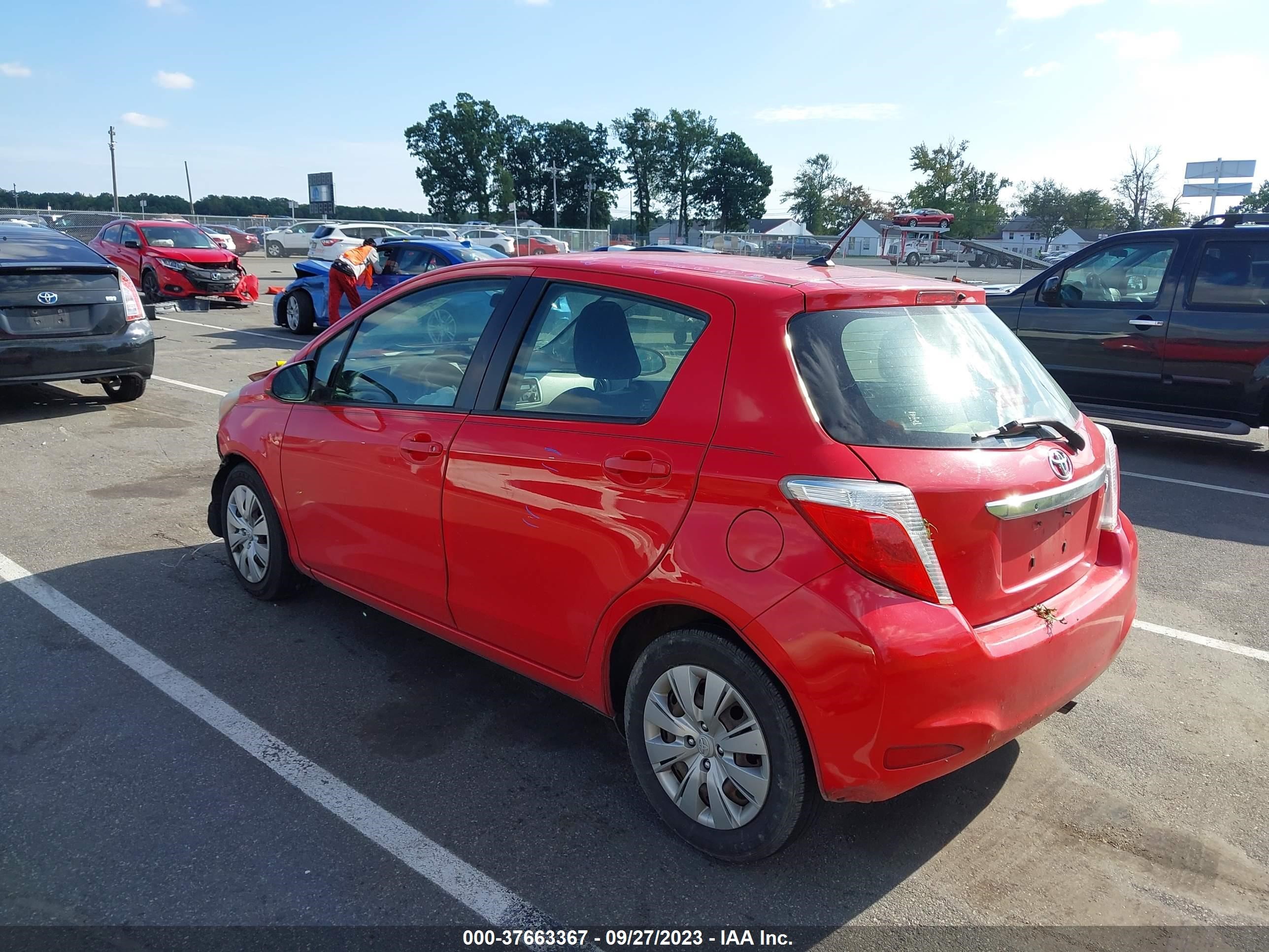 Photo 2 VIN: JTDKTUD36CD505355 - TOYOTA YARIS 