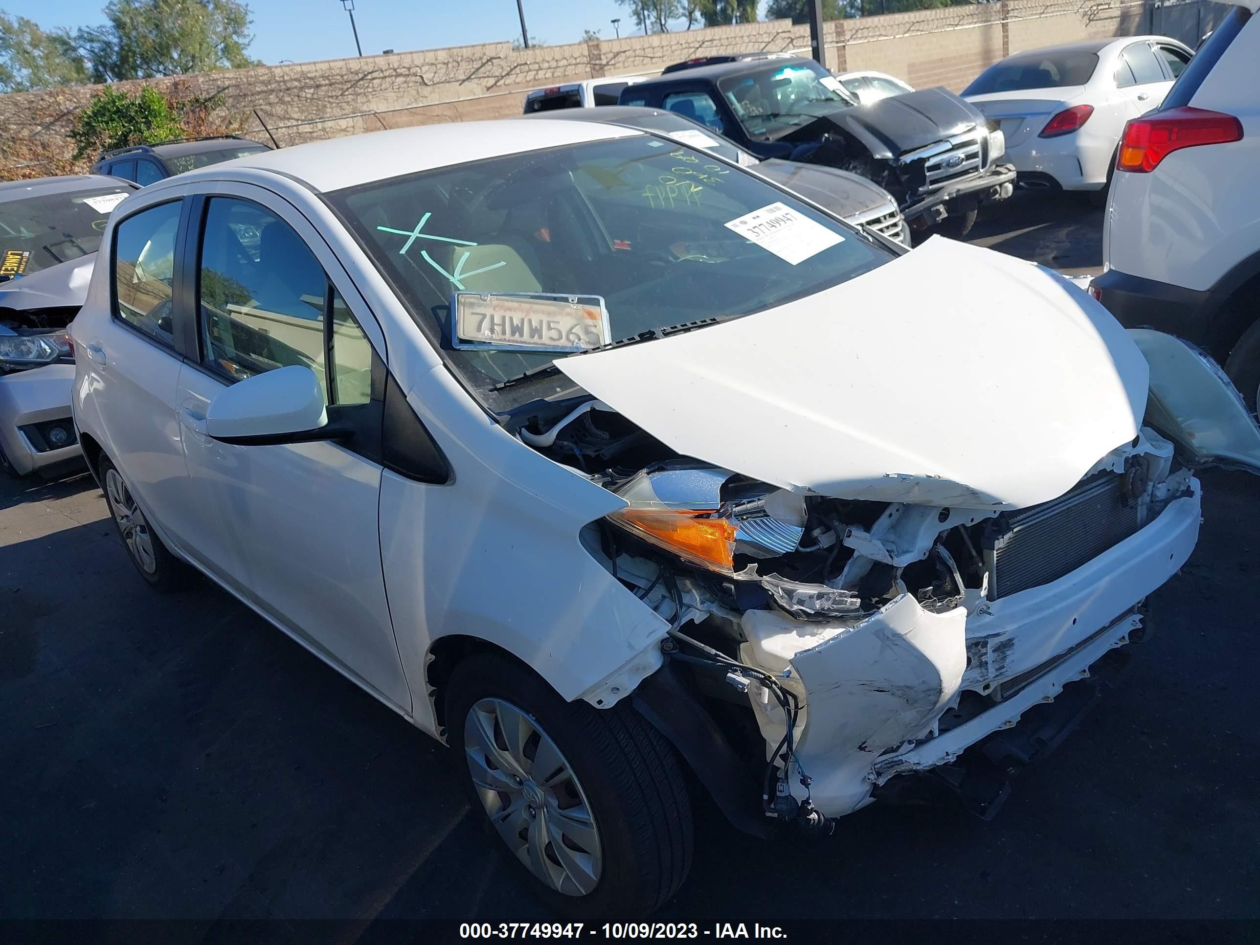 Photo 0 VIN: JTDKTUD37CD529437 - TOYOTA YARIS 