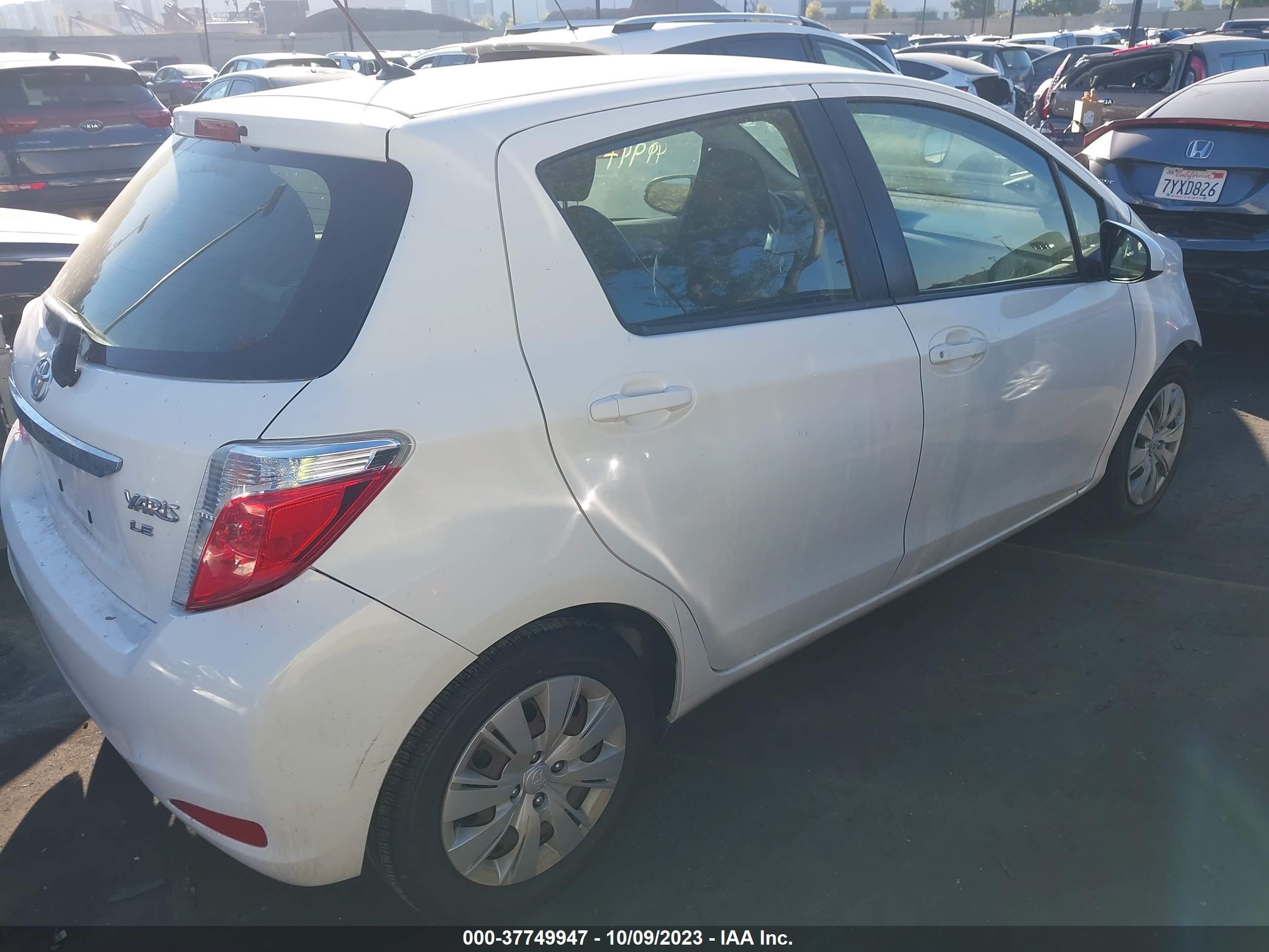 Photo 3 VIN: JTDKTUD37CD529437 - TOYOTA YARIS 