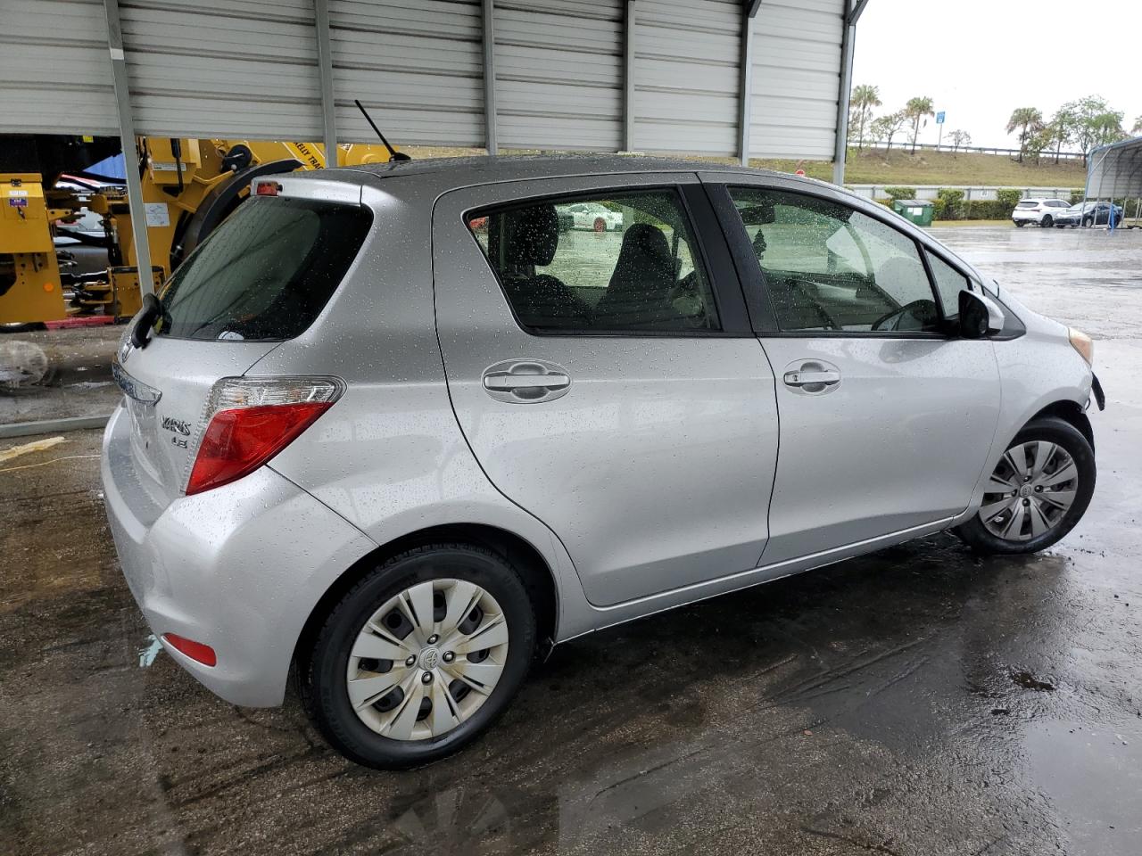 Photo 2 VIN: JTDKTUD37DD547504 - TOYOTA YARIS 