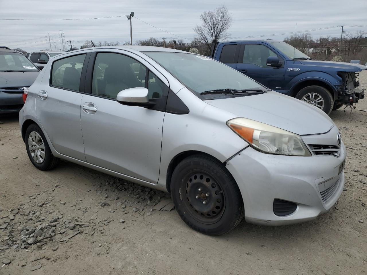 Photo 3 VIN: JTDKTUD39CD523574 - TOYOTA YARIS 