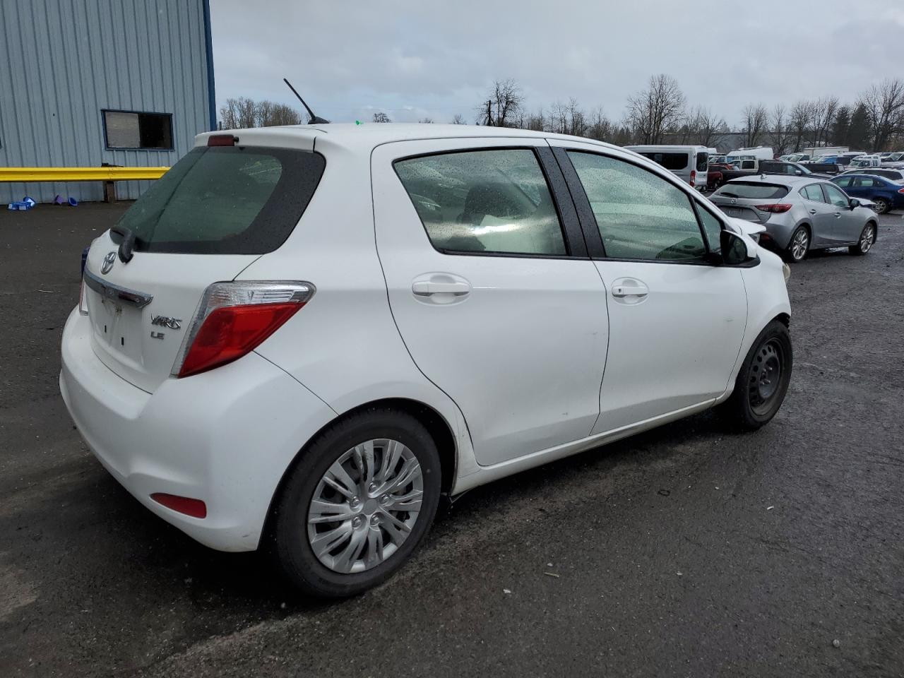 Photo 2 VIN: JTDKTUD39CD525437 - TOYOTA YARIS 