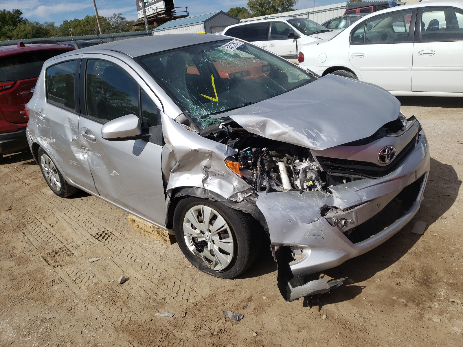 Photo 1 VIN: JTDKTUD39DD563655 - TOYOTA YARIS 