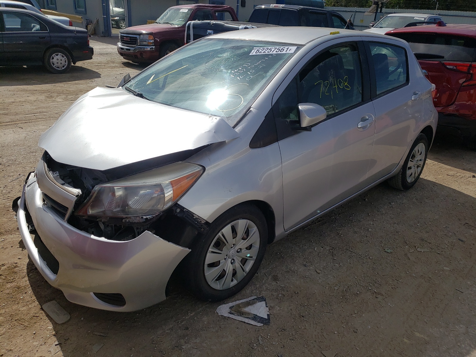 Photo 2 VIN: JTDKTUD39DD563655 - TOYOTA YARIS 