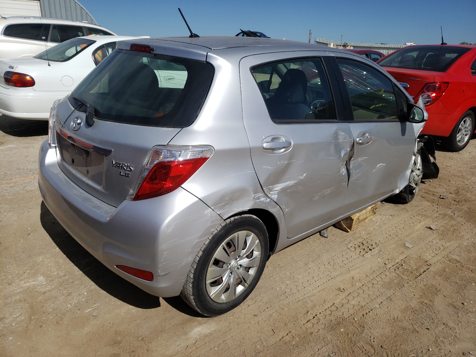 Photo 4 VIN: JTDKTUD39DD563655 - TOYOTA YARIS 