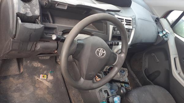 Photo 11 VIN: JTDKW923575049324 - TOYOTA YARIS 