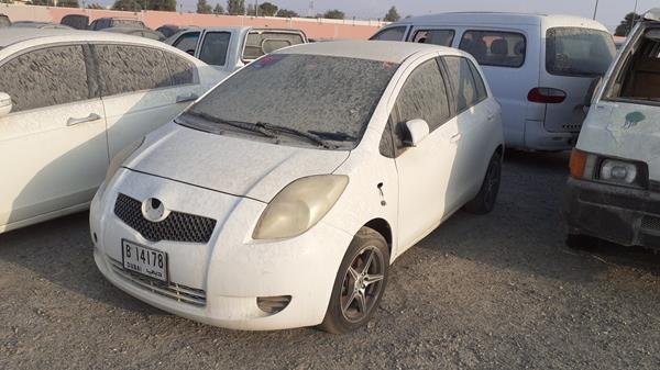 Photo 3 VIN: JTDKW923875039158 - TOYOTA YARIS 