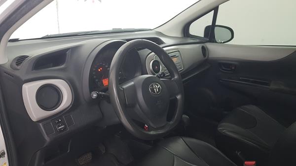 Photo 10 VIN: JTDKW9D32DD537872 - TOYOTA YARIS 