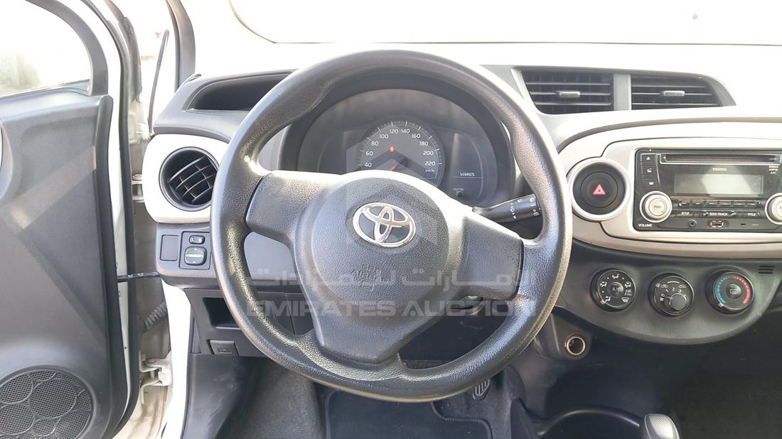 Photo 13 VIN: JTDKW9D32ED547920 - TOYOTA YARIS 