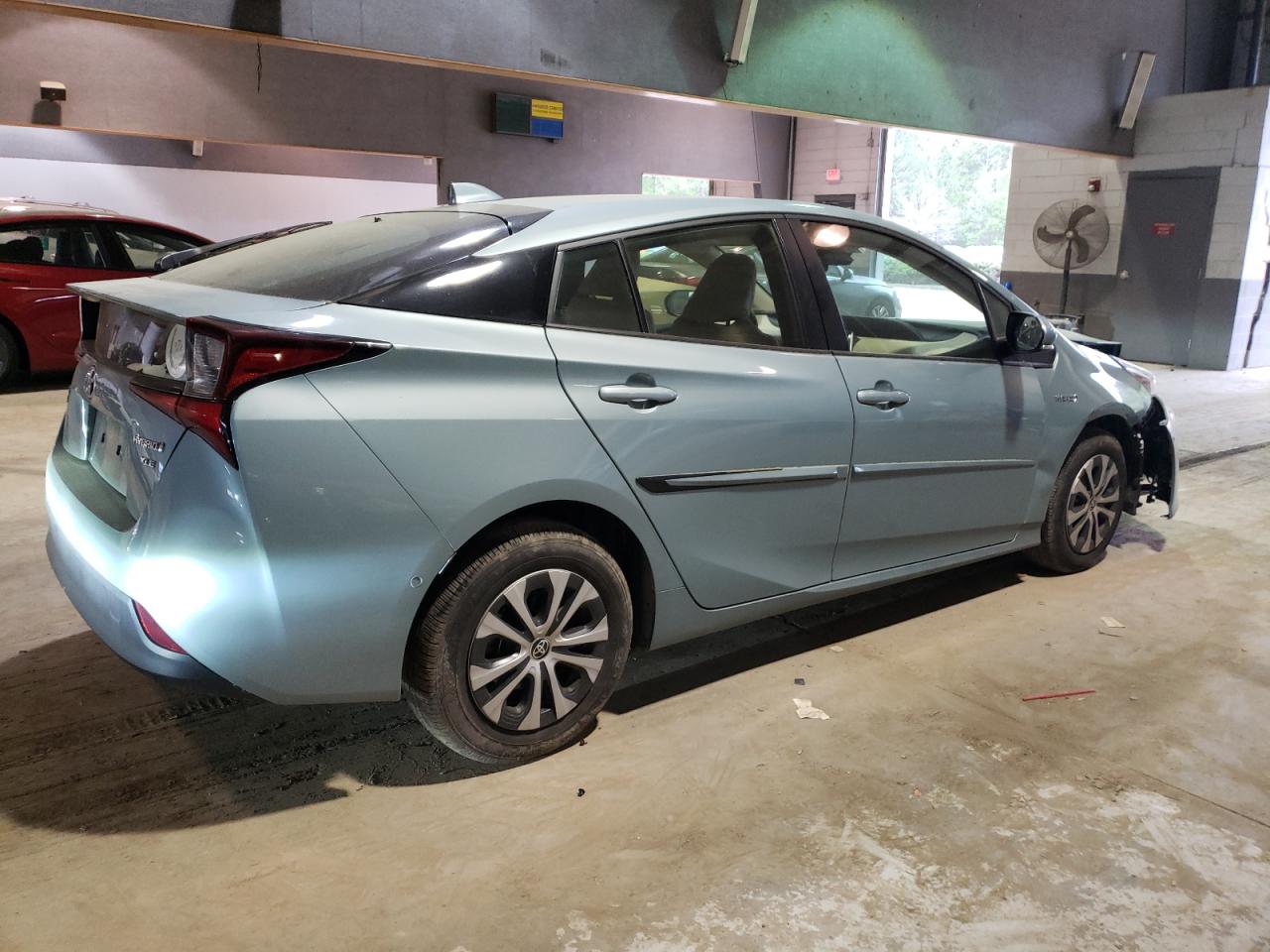 Photo 2 VIN: JTDL9MFU6N3038780 - TOYOTA PRIUS 