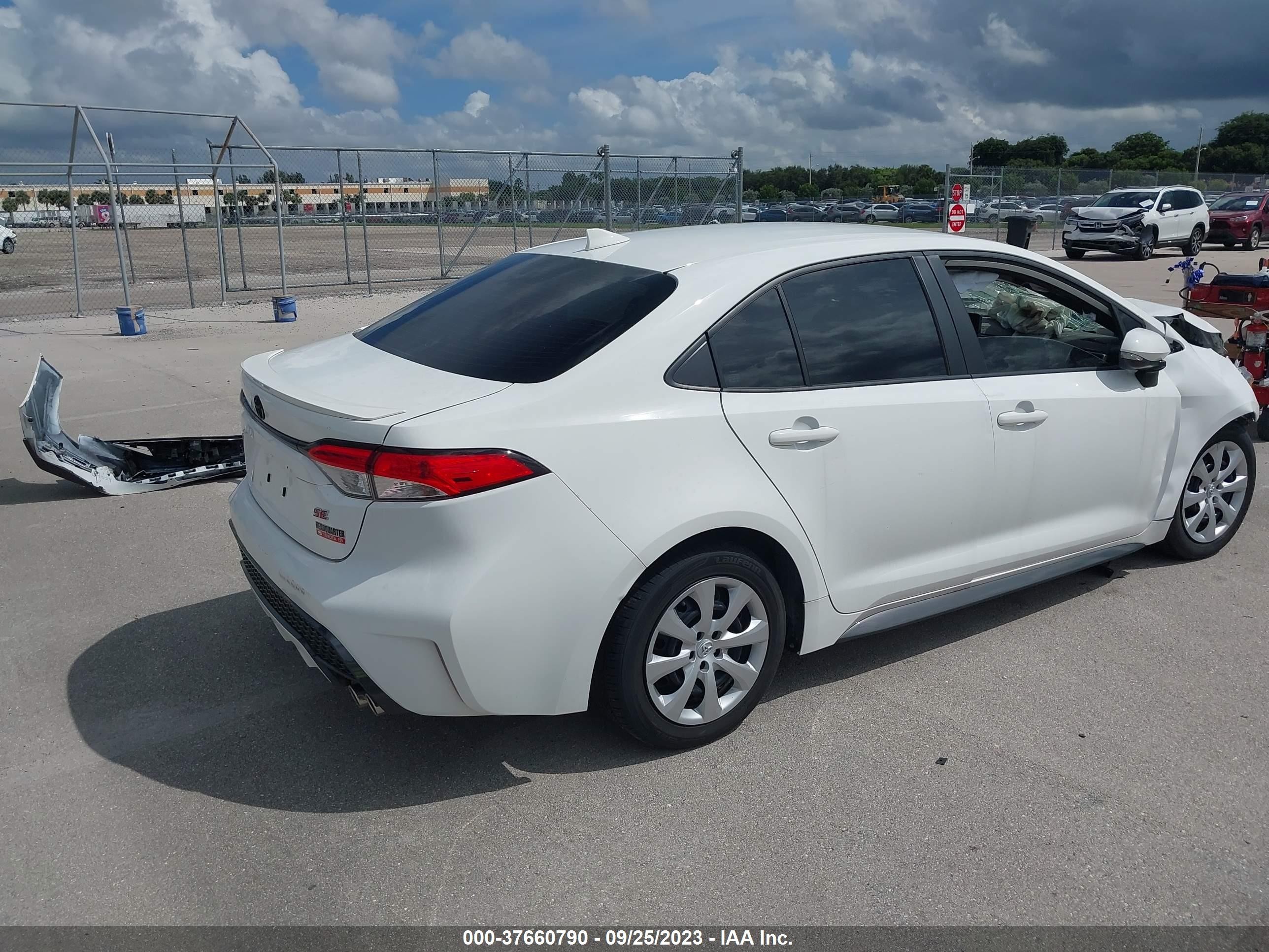 Photo 3 VIN: JTDS4MCE5N3500706 - TOYOTA COROLLA 