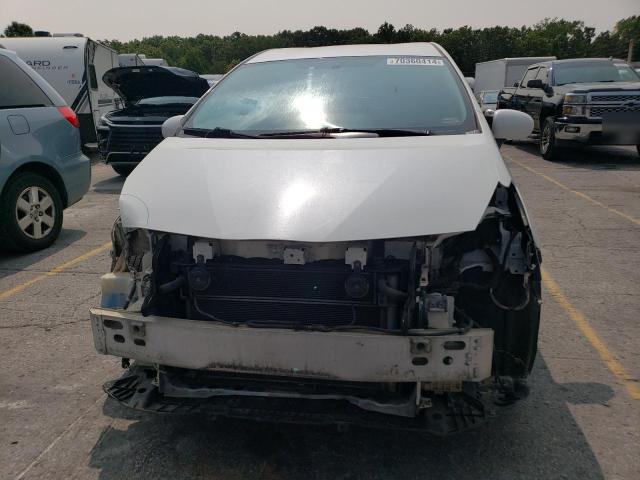 Photo 4 VIN: JTDZN3EU0C3106974 - TOYOTA PRIUS V 