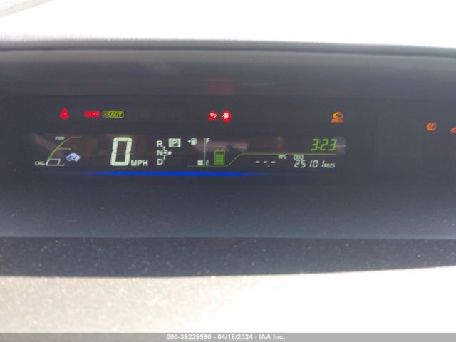 Photo 6 VIN: JTDZN3EU0C3146469 - TOYOTA PRIUS V 