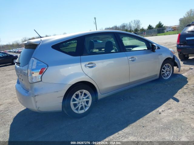 Photo 3 VIN: JTDZN3EU0C3157228 - TOYOTA PRIUS V 