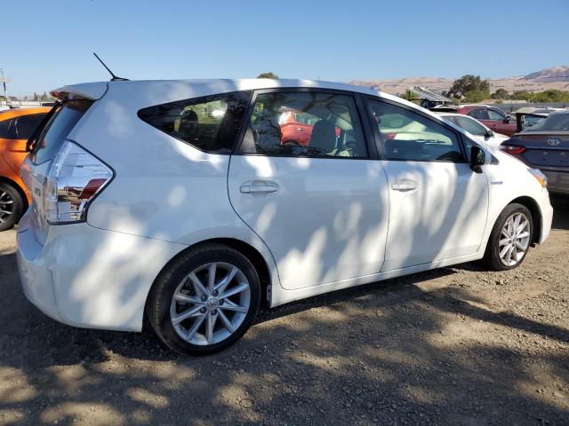 Photo 2 VIN: JTDZN3EU0C3168469 - TOYOTA PRIUS V 