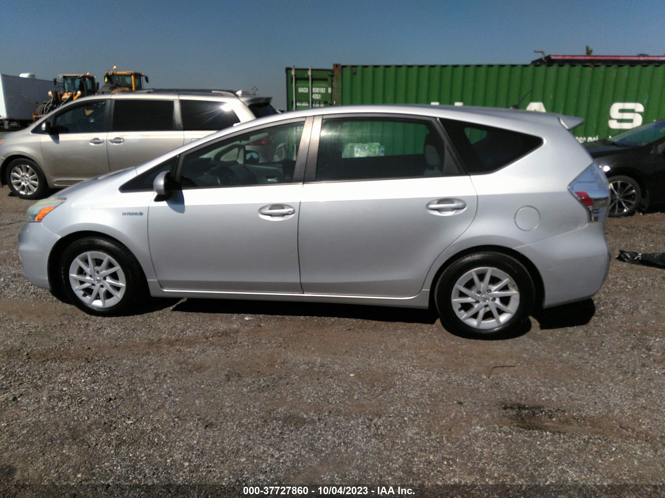 Photo 13 VIN: JTDZN3EU0D3213461 - TOYOTA PRIUS V (+) 