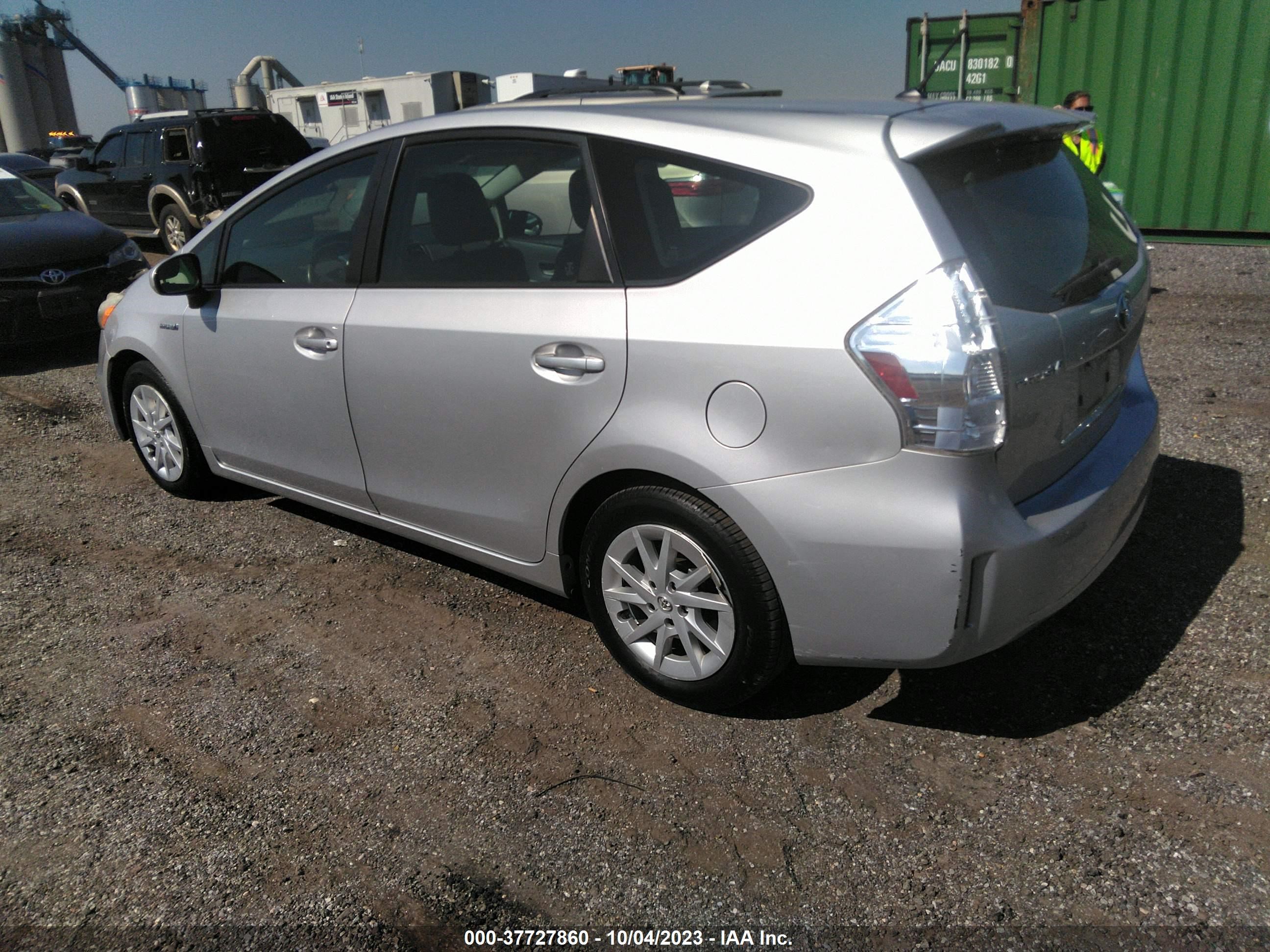 Photo 2 VIN: JTDZN3EU0D3213461 - TOYOTA PRIUS V (+) 