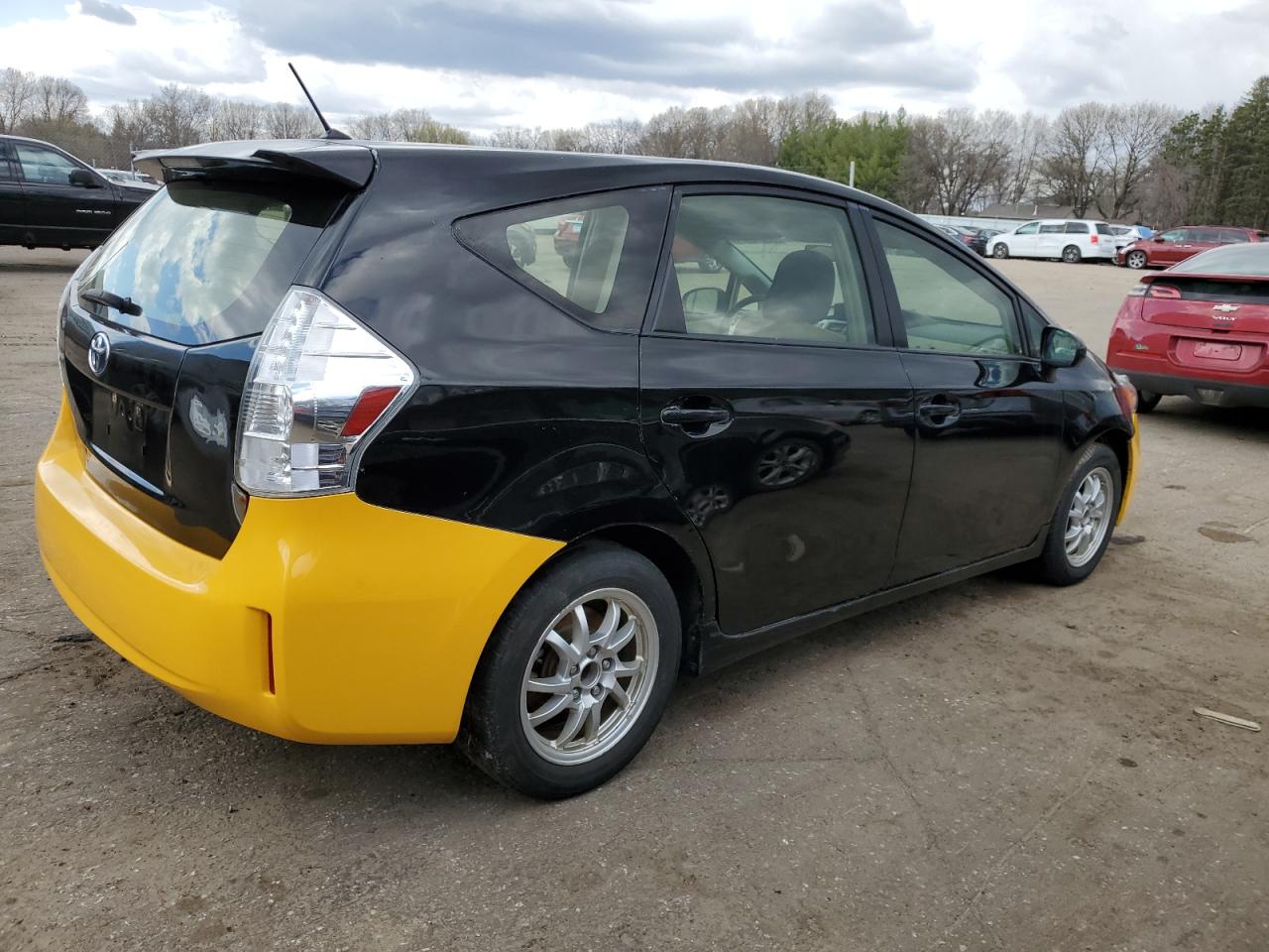 Photo 2 VIN: JTDZN3EU0D3263762 - TOYOTA PRIUS 