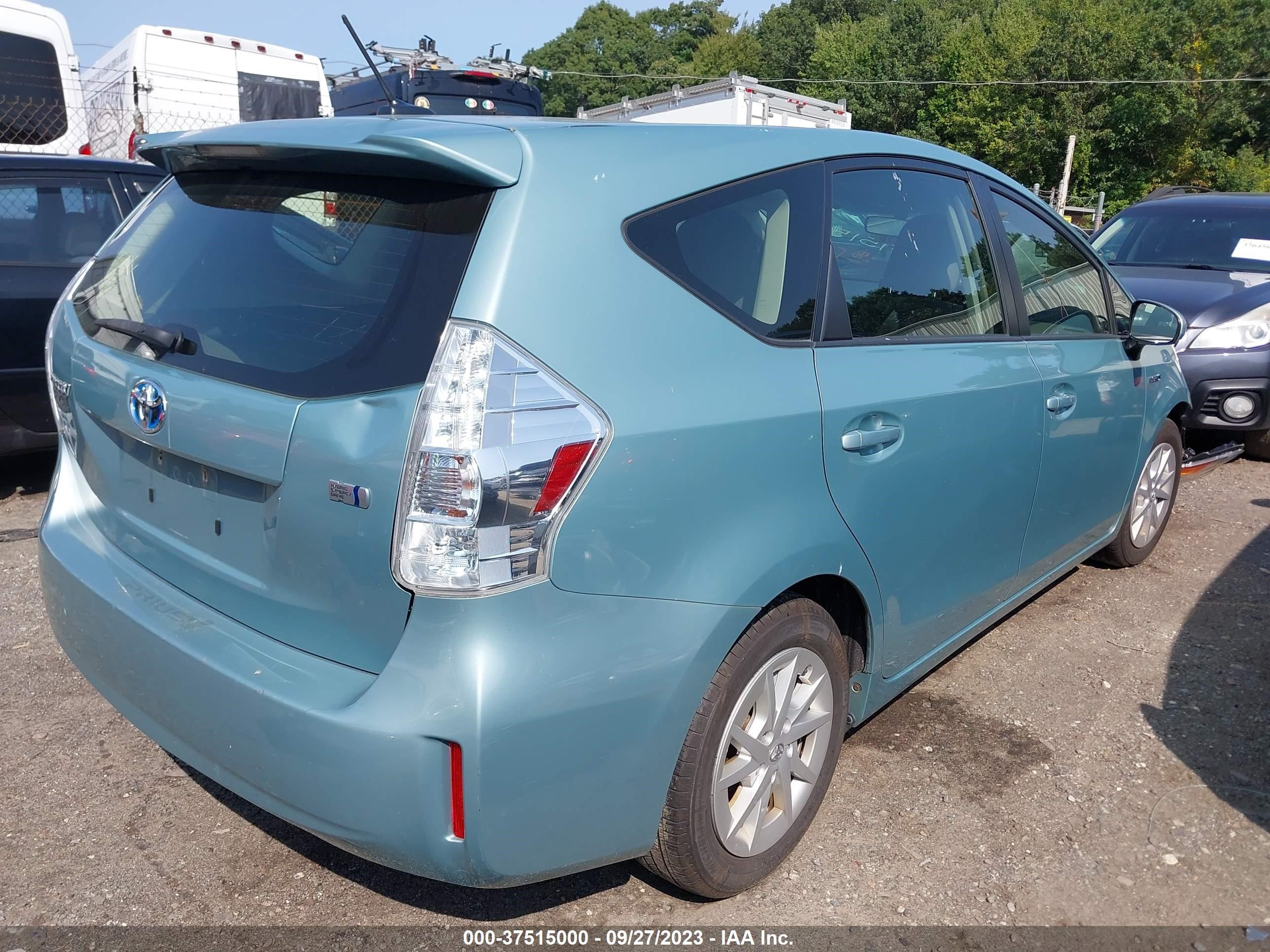 Photo 3 VIN: JTDZN3EU0E3304800 - TOYOTA PRIUS V (+) 