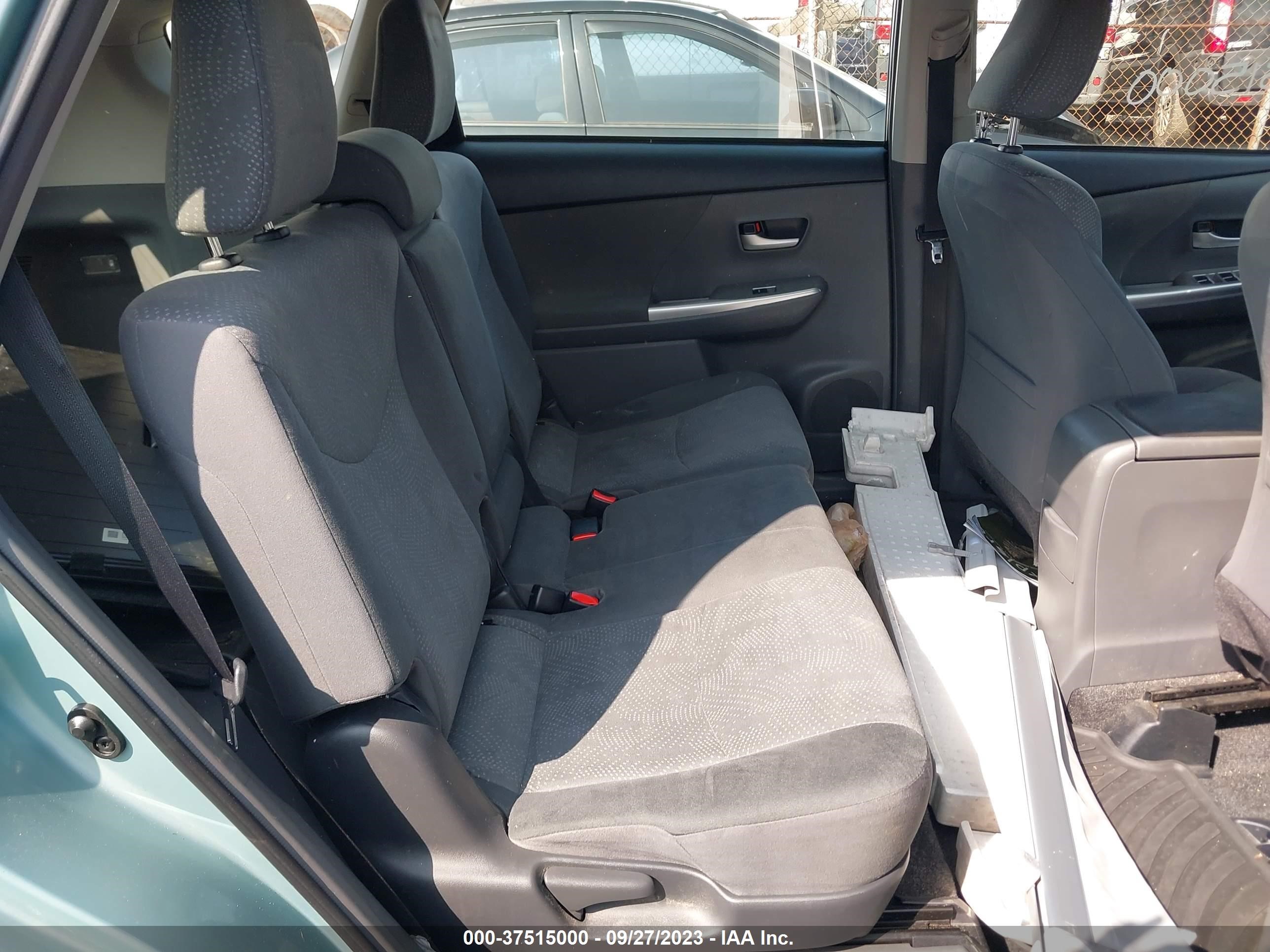 Photo 7 VIN: JTDZN3EU0E3304800 - TOYOTA PRIUS V (+) 