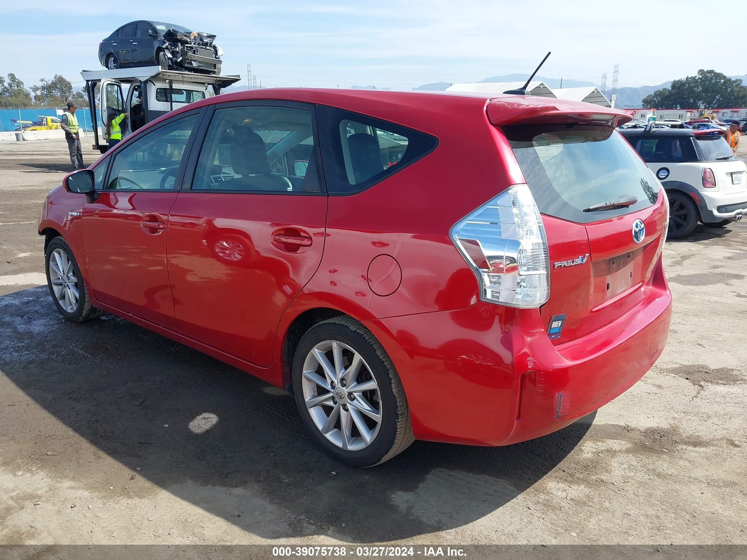 Photo 2 VIN: JTDZN3EU0E3358579 - TOYOTA PRIUS V (+) 