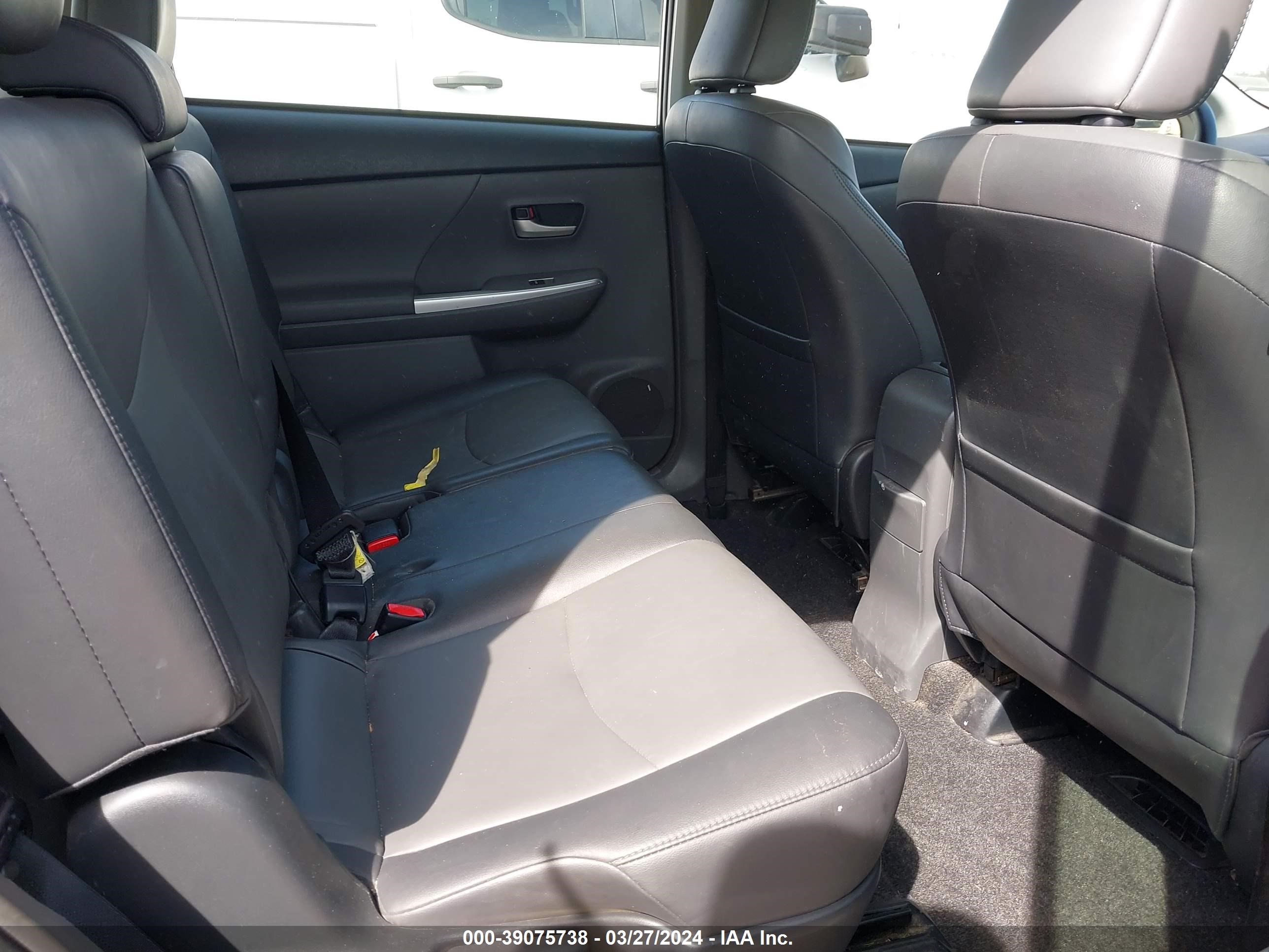 Photo 7 VIN: JTDZN3EU0E3358579 - TOYOTA PRIUS V (+) 