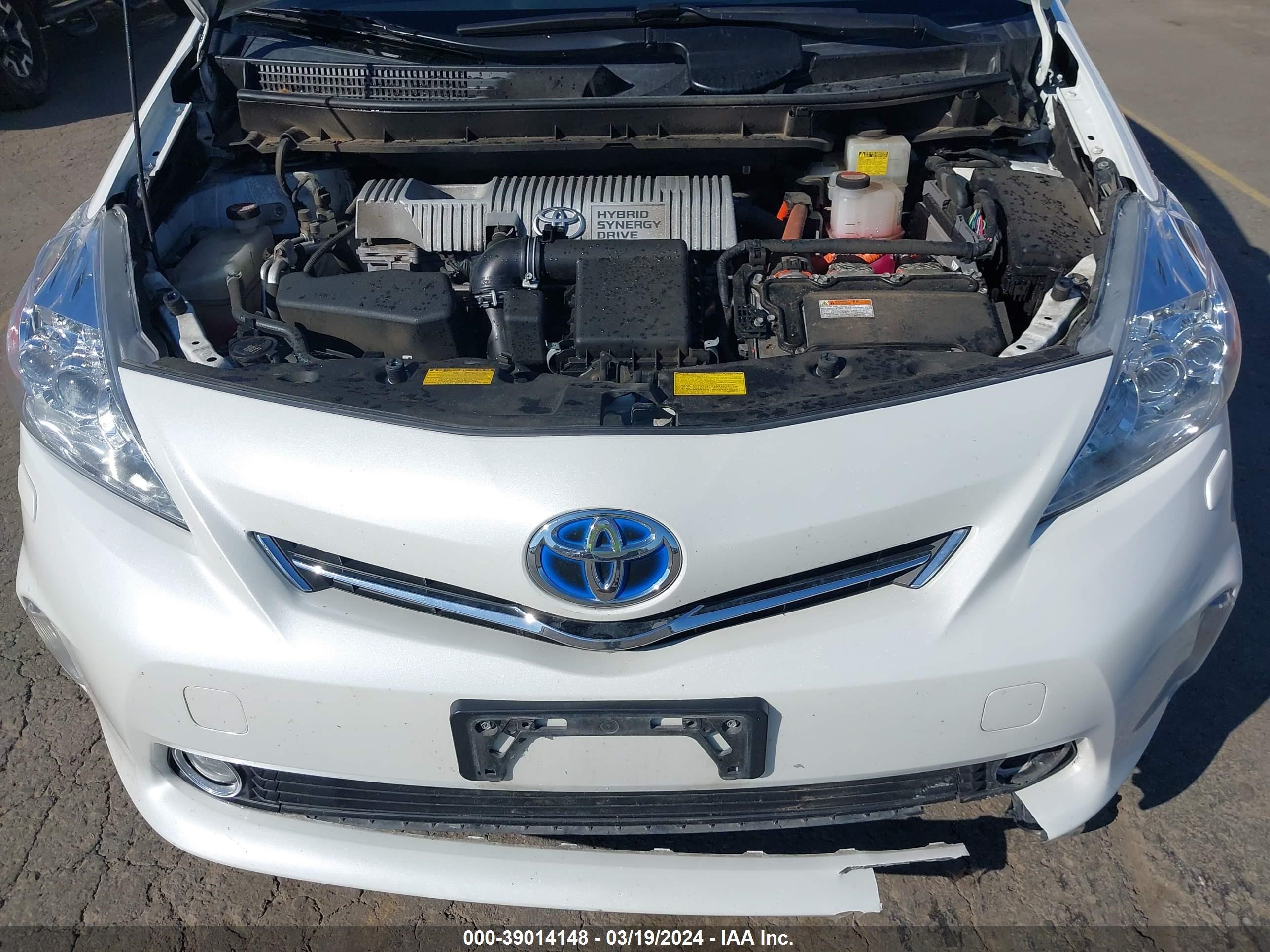 Photo 9 VIN: JTDZN3EU0EJ006324 - TOYOTA PRIUS V (+) 