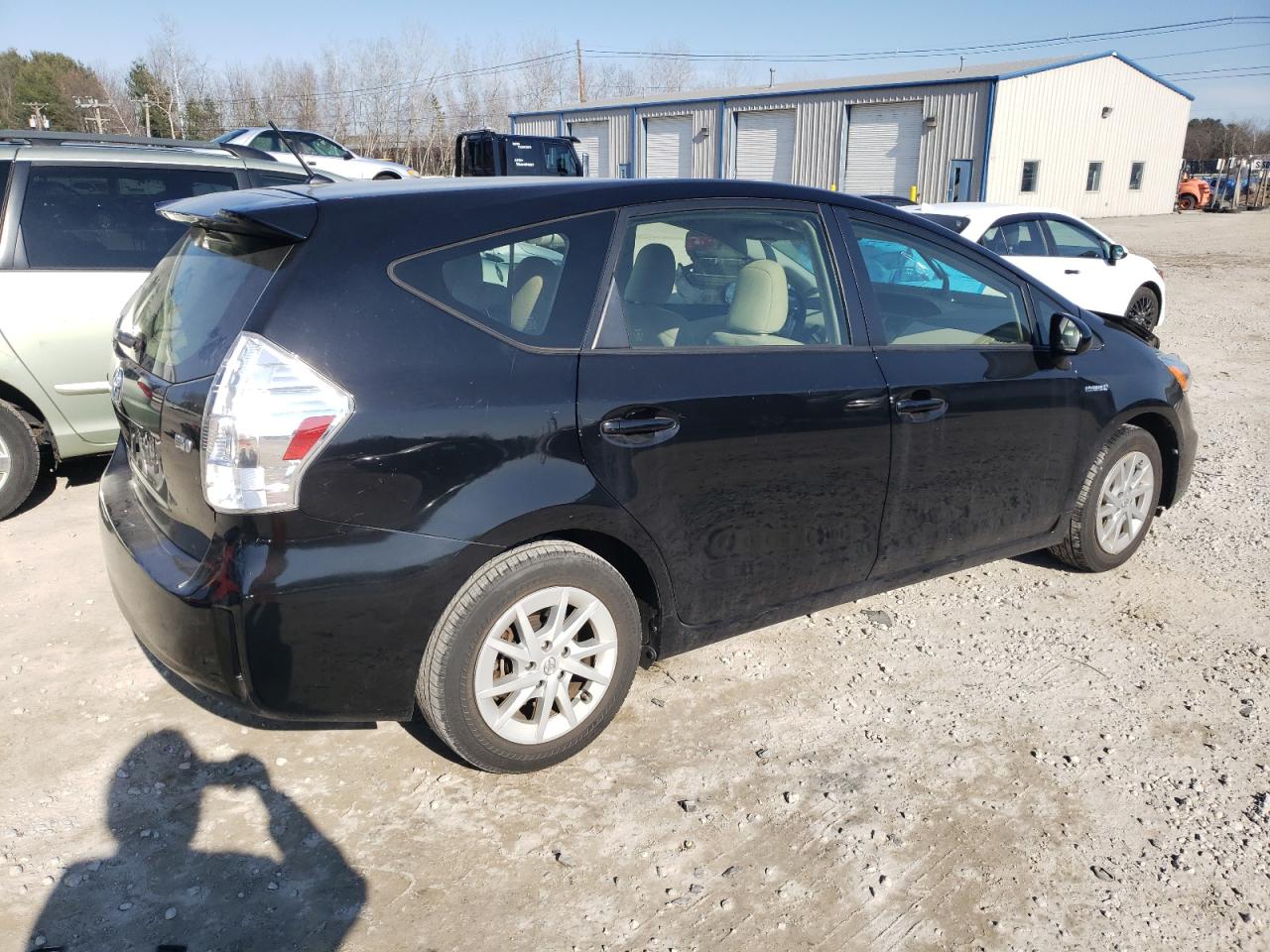 Photo 2 VIN: JTDZN3EU0EJ009613 - TOYOTA PRIUS 