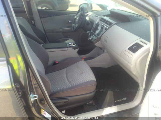 Photo 4 VIN: JTDZN3EU0FJ032469 - TOYOTA PRIUS V 