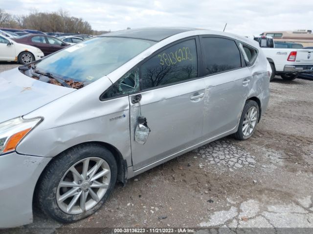 Photo 5 VIN: JTDZN3EU1C3013431 - TOYOTA PRIUS V 