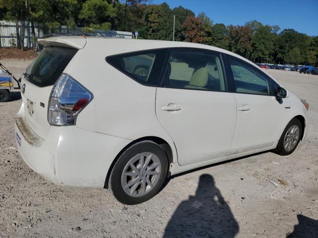 Photo 2 VIN: JTDZN3EU1C3039799 - TOYOTA PRIUS V 