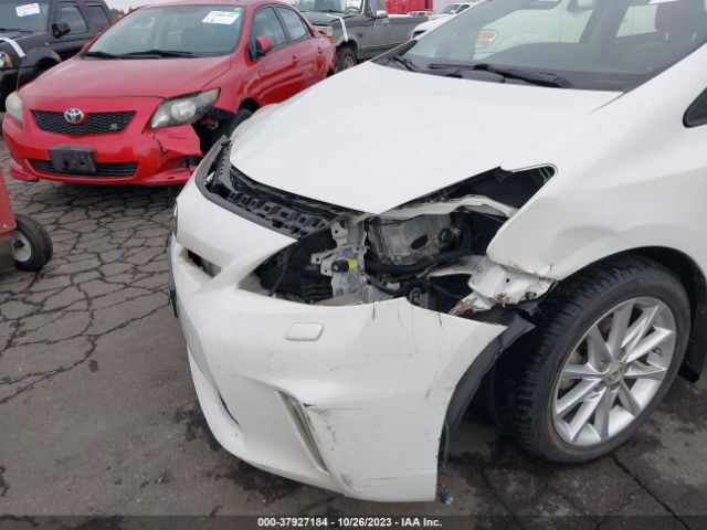 Photo 5 VIN: JTDZN3EU1C3121581 - TOYOTA PRIUS V 