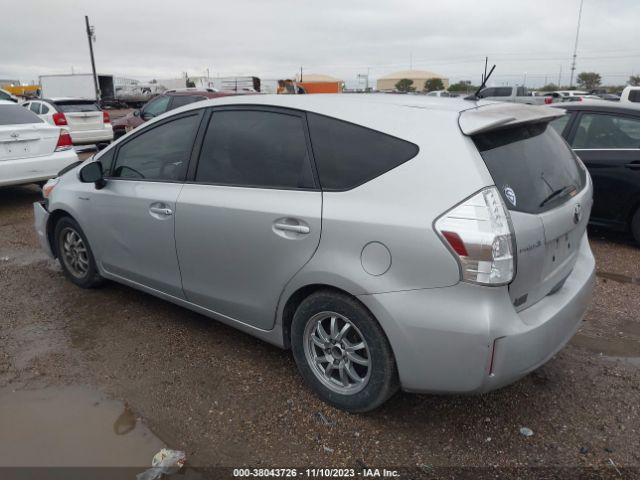 Photo 2 VIN: JTDZN3EU1C3130040 - TOYOTA PRIUS V 