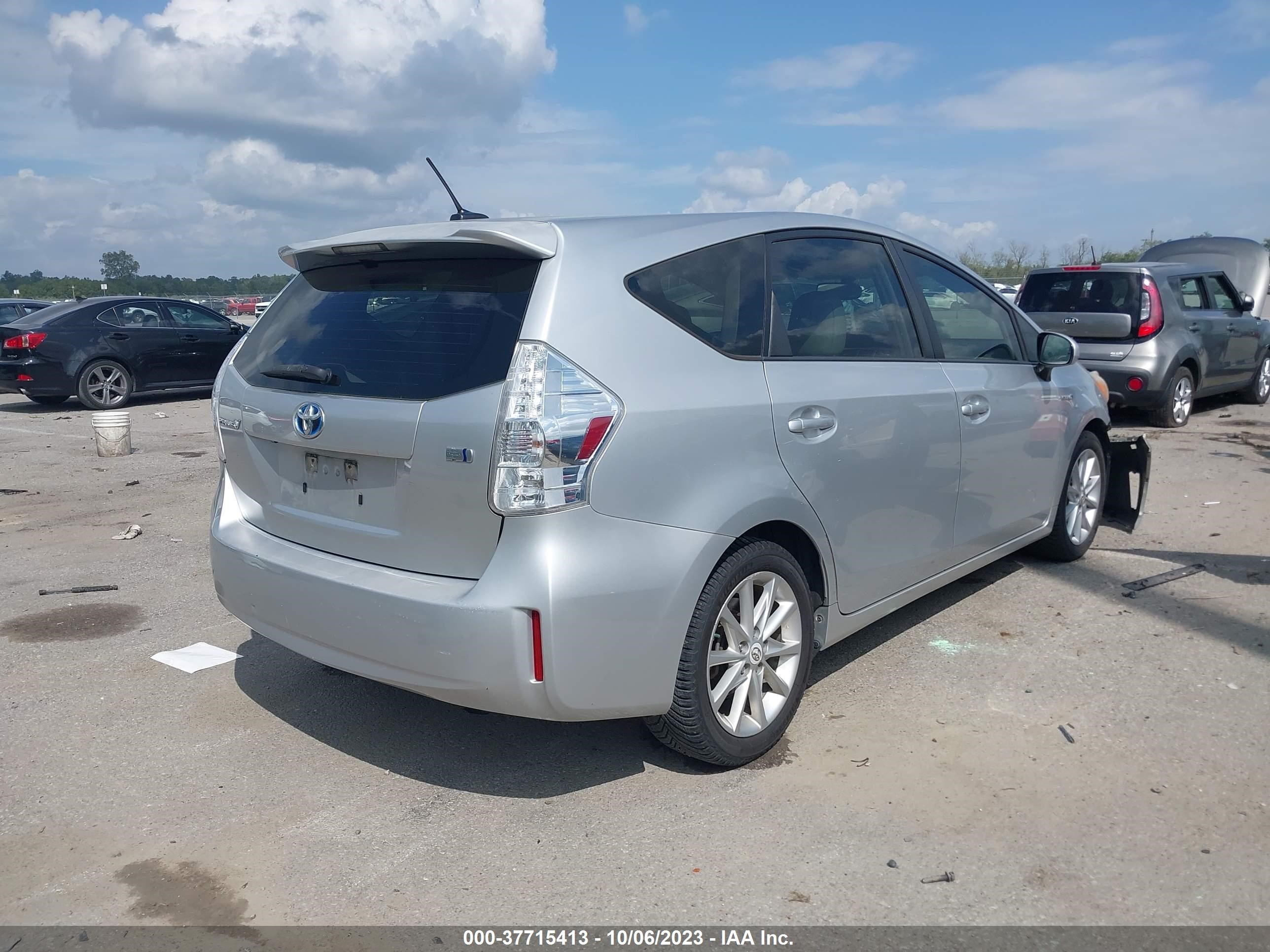 Photo 3 VIN: JTDZN3EU1D3198484 - TOYOTA PRIUS 