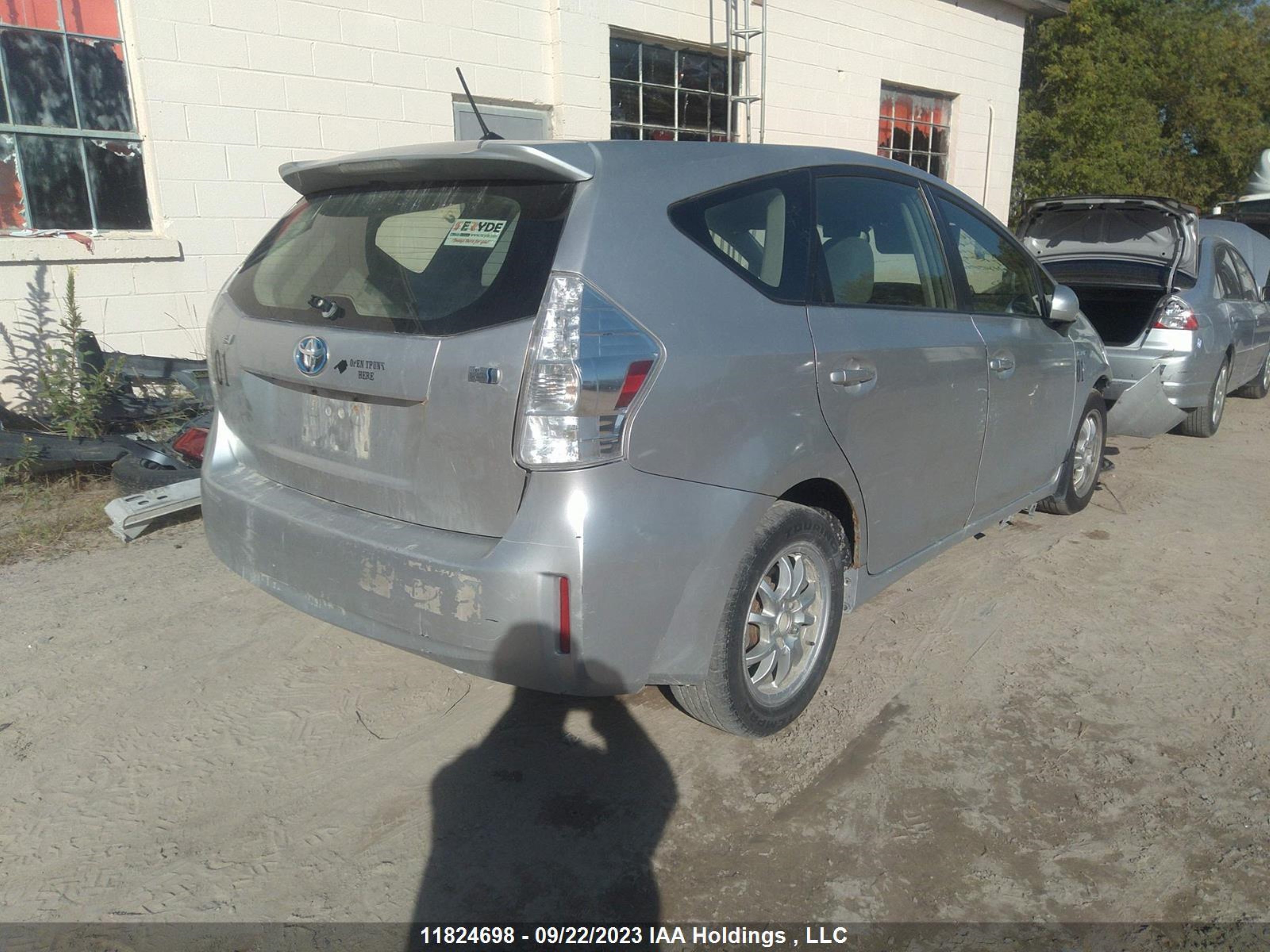 Photo 3 VIN: JTDZN3EU1D3228941 - TOYOTA PRIUS 