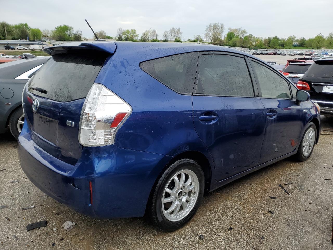 Photo 2 VIN: JTDZN3EU1D3252754 - TOYOTA PRIUS 