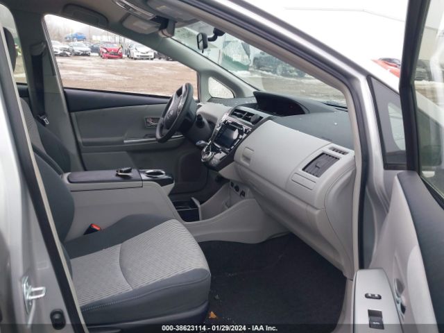 Photo 4 VIN: JTDZN3EU1FJ024042 - TOYOTA PRIUS V 