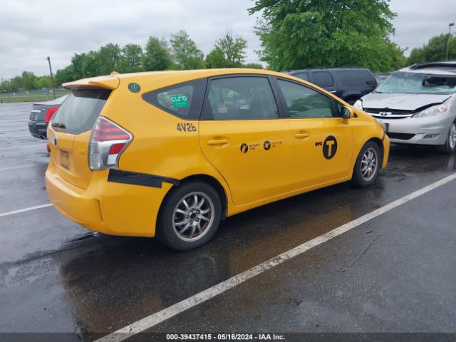 Photo 3 VIN: JTDZN3EU1GJ050223 - TOYOTA PRIUS V 