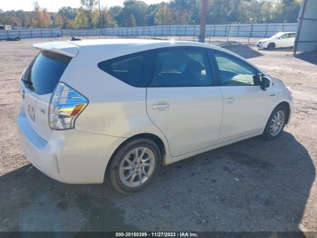 Photo 3 VIN: JTDZN3EU2C3146599 - TOYOTA PRIUS V 