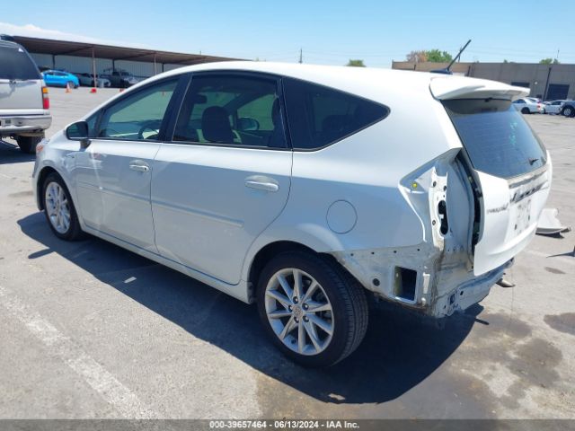 Photo 2 VIN: JTDZN3EU2D3194119 - TOYOTA PRIUS V 