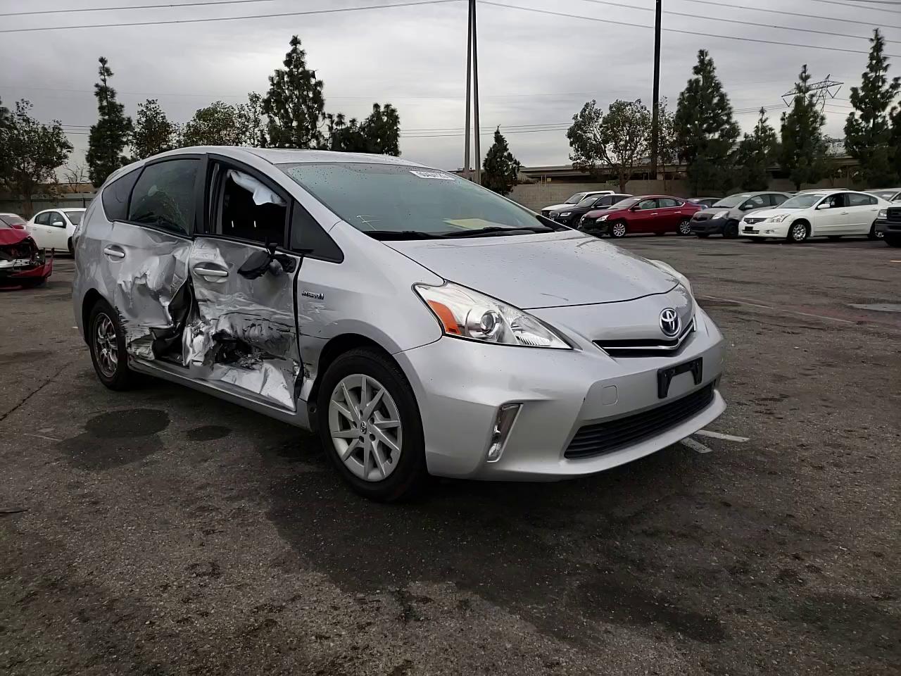 Photo 10 VIN: JTDZN3EU2EJ012612 - TOYOTA PRIUS V 