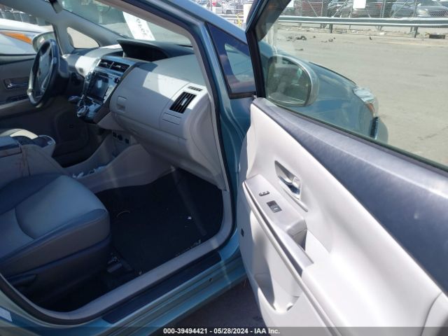 Photo 4 VIN: JTDZN3EU2FJ029752 - TOYOTA PRIUS V 