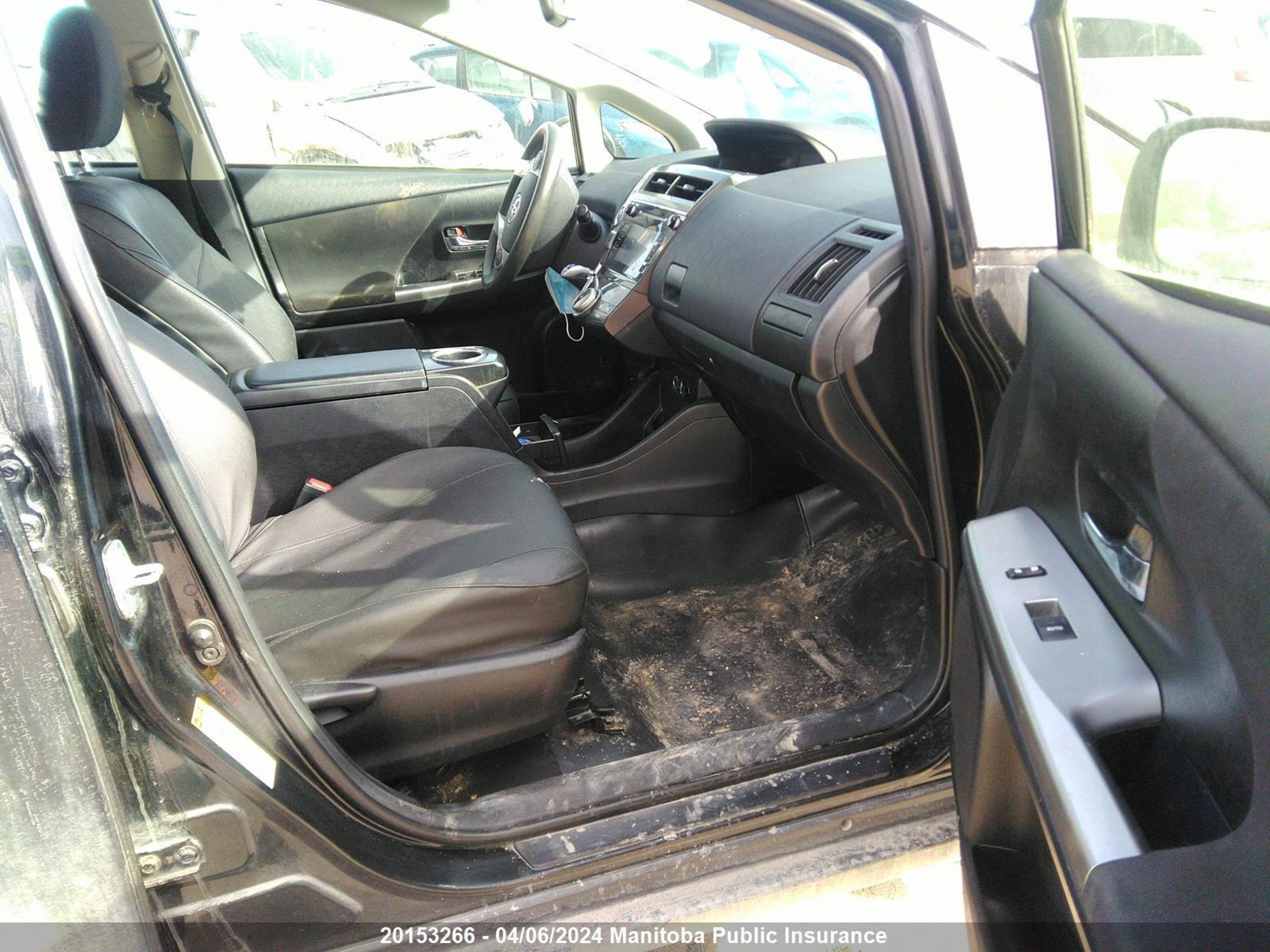 Photo 4 VIN: JTDZN3EU2GJ051381 - TOYOTA PRIUS V (+) 