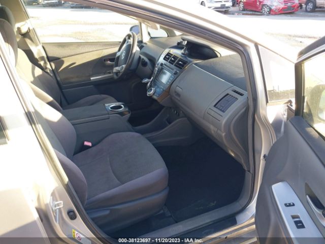 Photo 4 VIN: JTDZN3EU3C3079818 - TOYOTA PRIUS V 