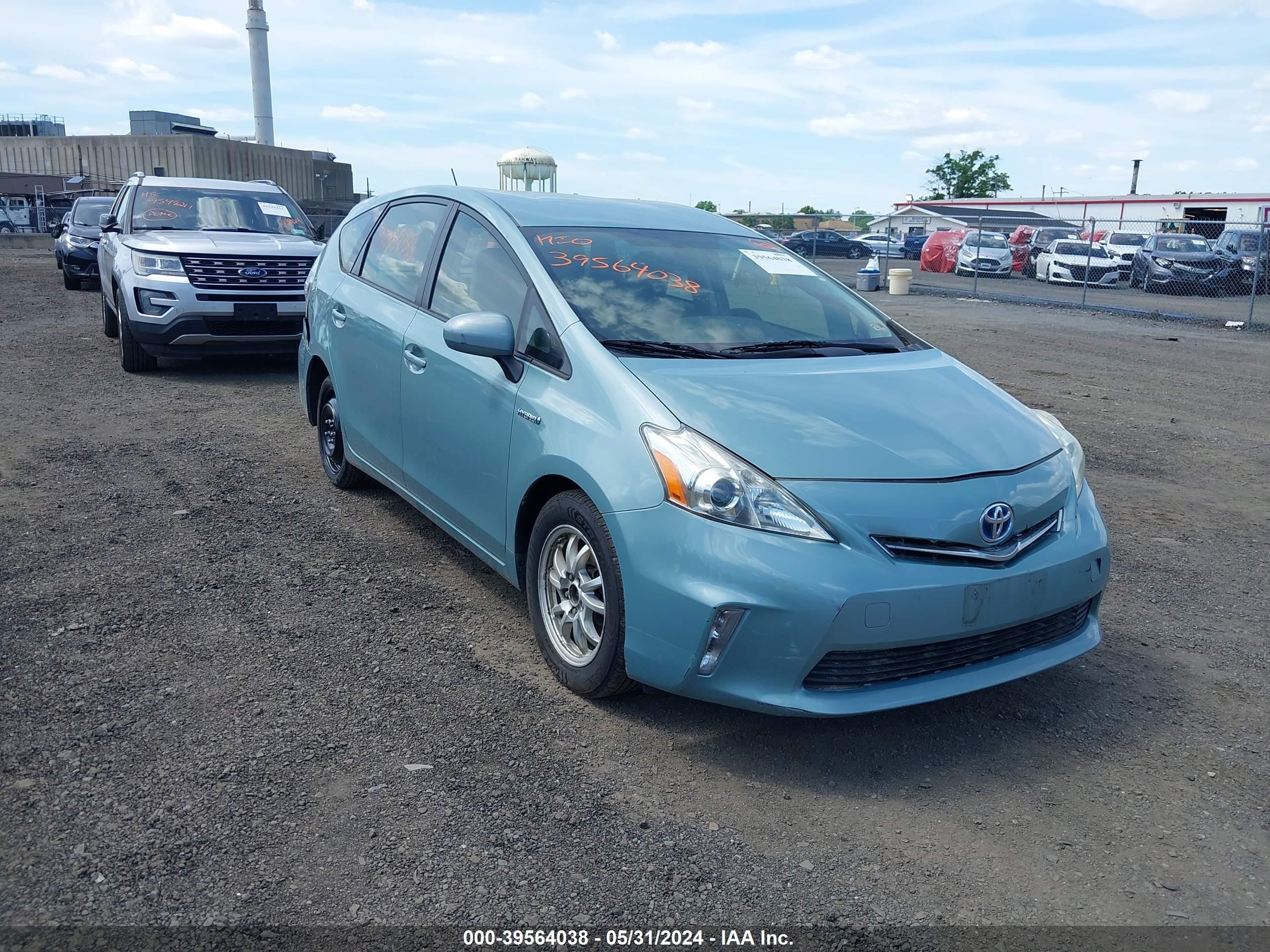 Photo 1 VIN: JTDZN3EU3D3266266 - TOYOTA PRIUS V (+) 